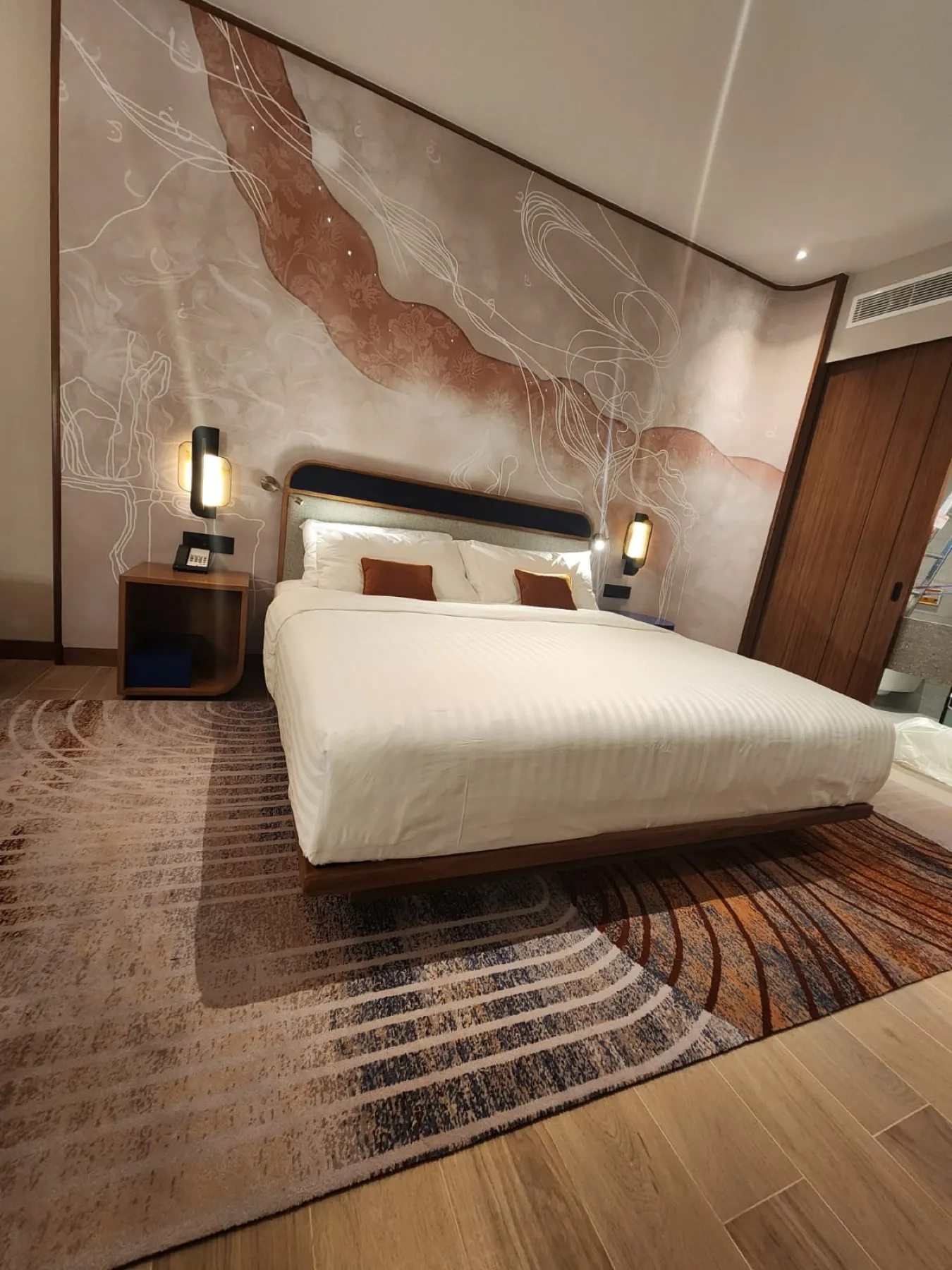 Marriott Renaissance — The Stage, Riyadh — 10